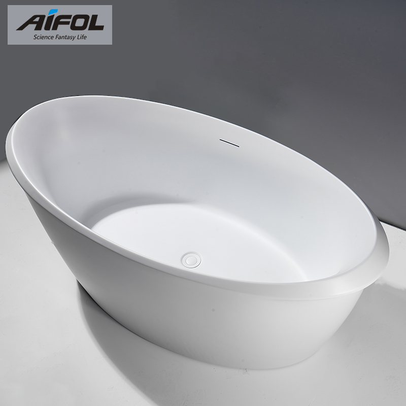 Free standing bathtub