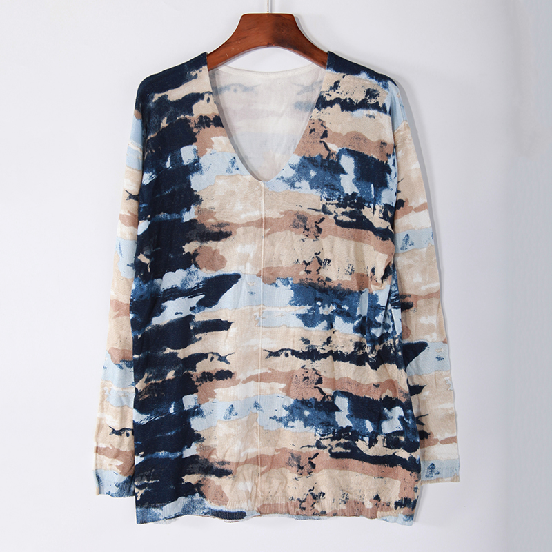 Women‘s knitted printing sweater’