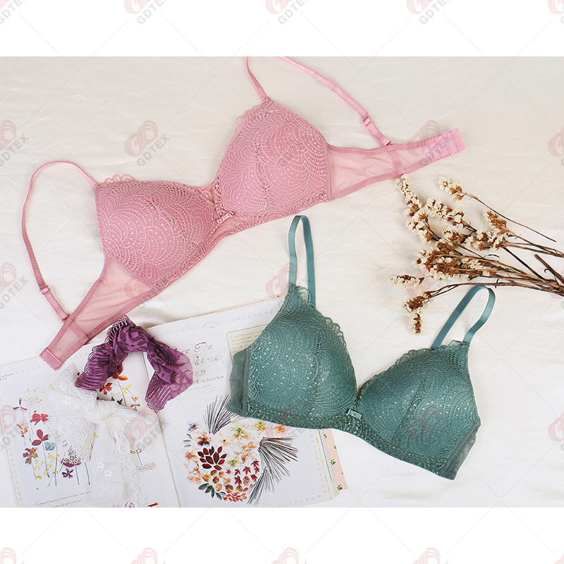 Non-wired padded bra