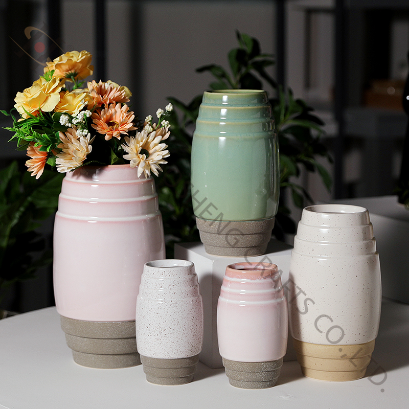 Ceramic Vase with Reactive Glazing