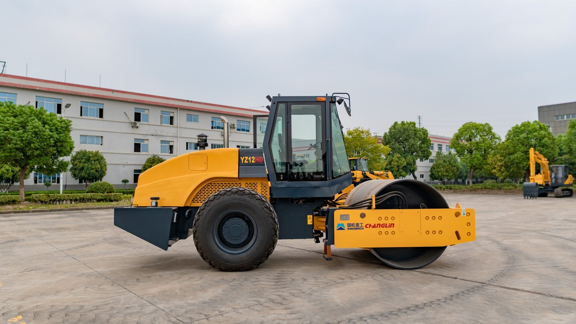 SINOMACH Single drum hydraulic vibratory roller