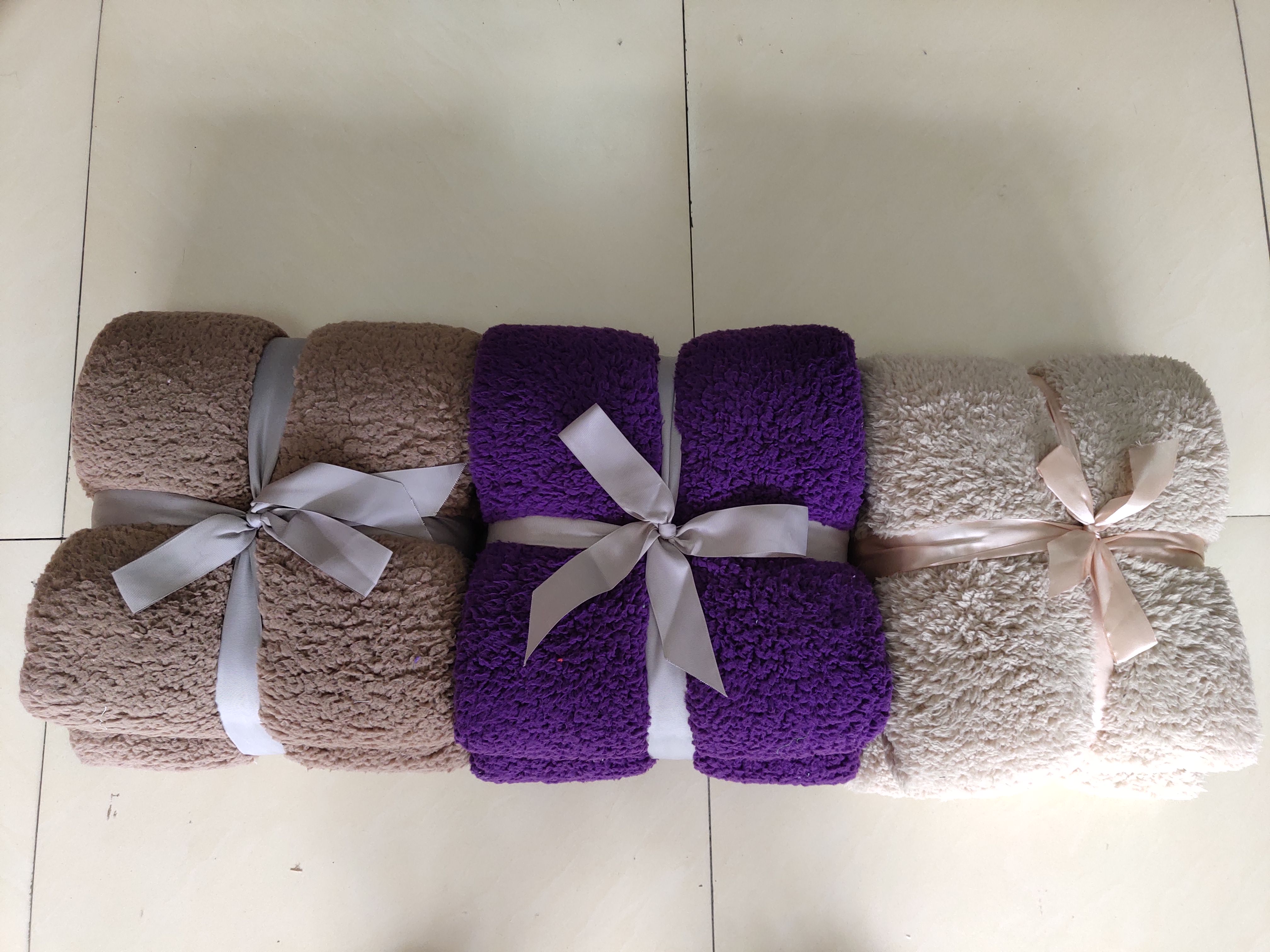 Soild sherpa blanket