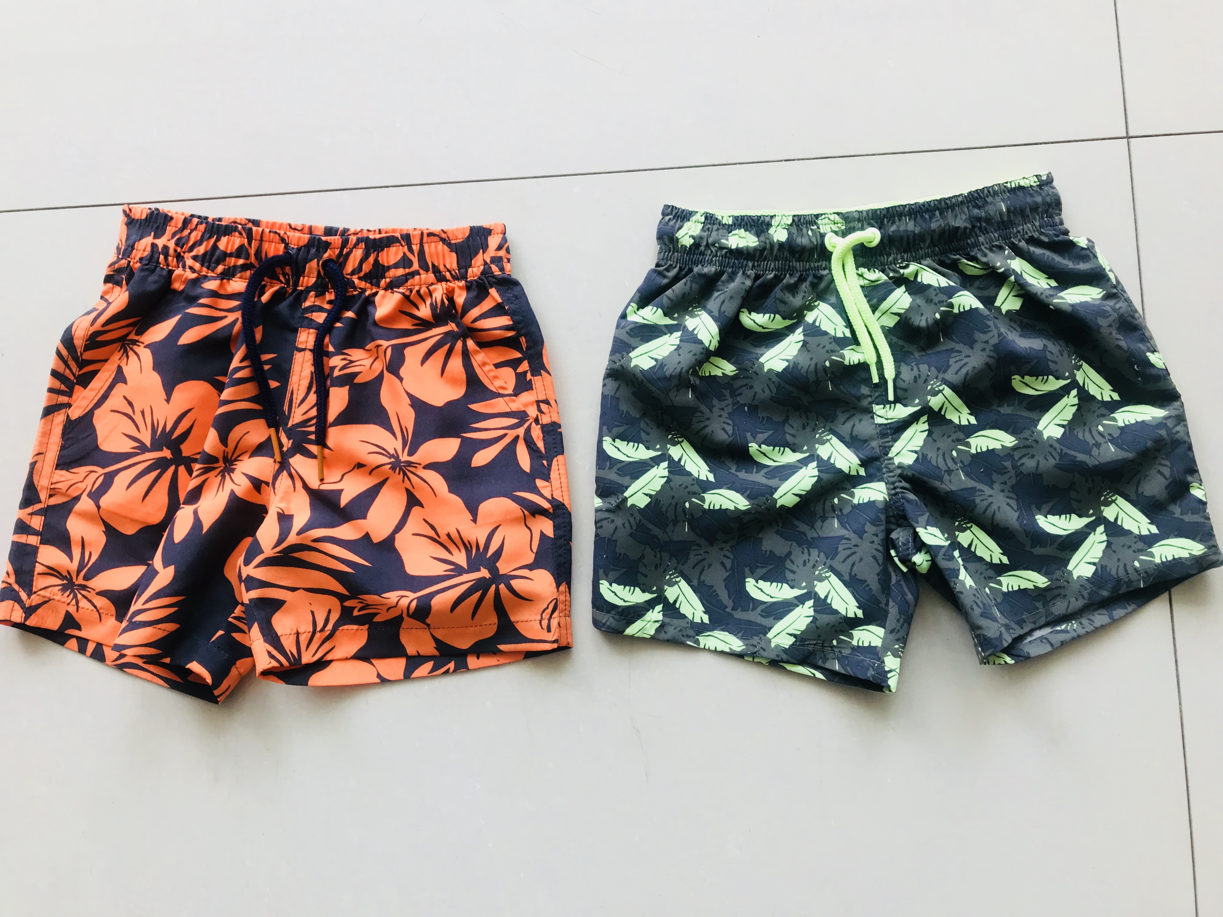 boy‘s board shorts