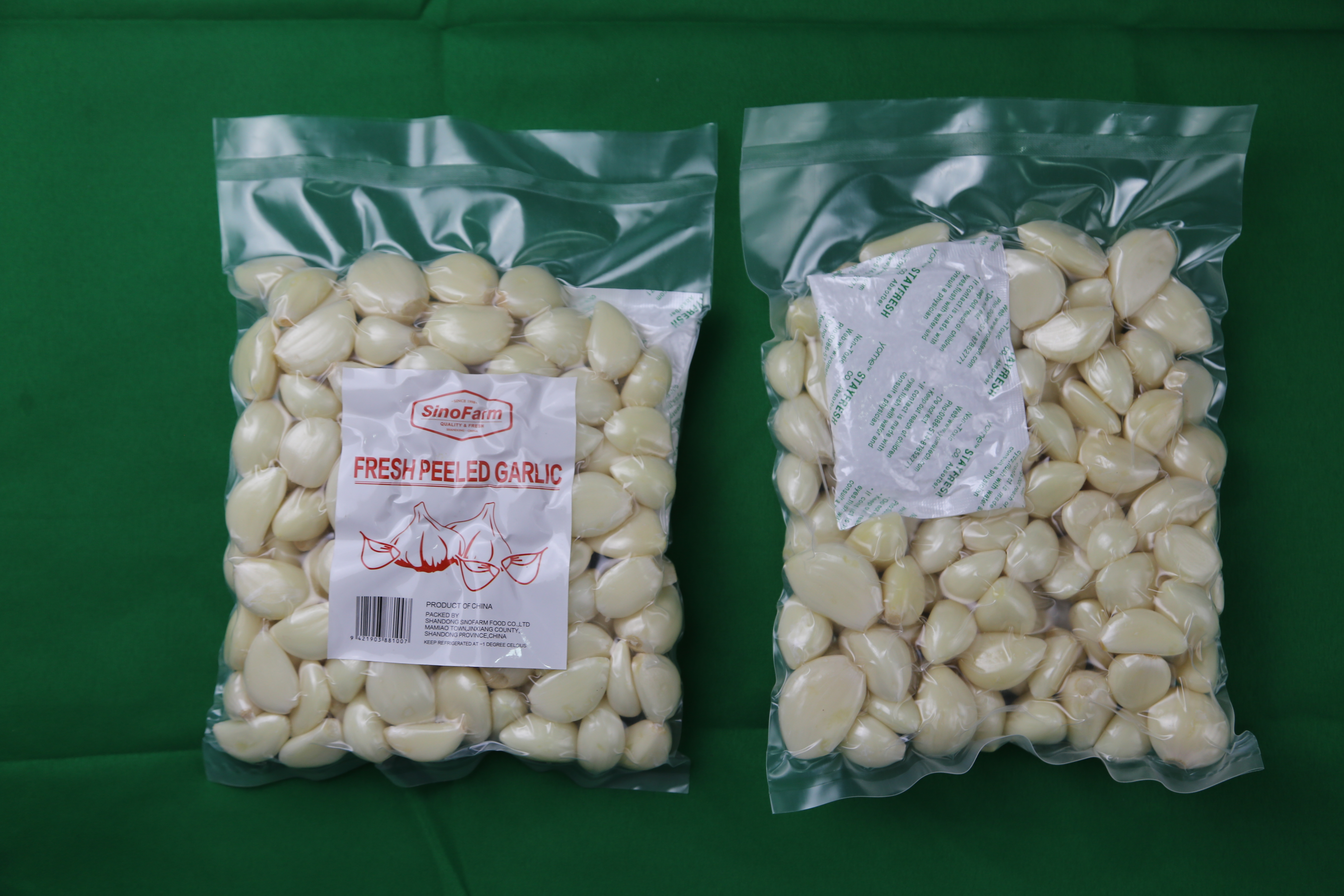 Fresh peeled garlic