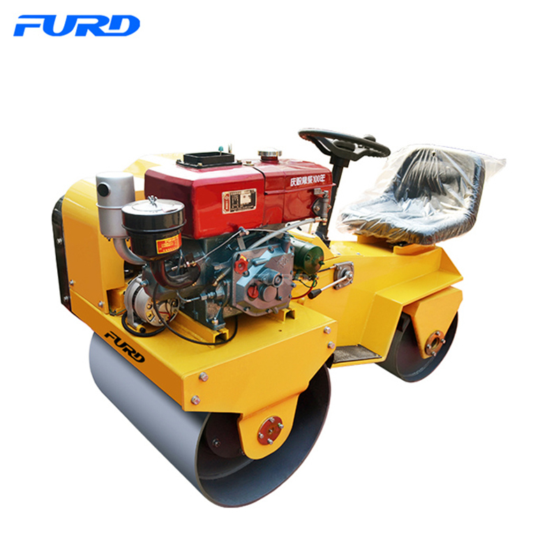 700kg Vibratory Road Roller With Water Cooling Diesel Engine