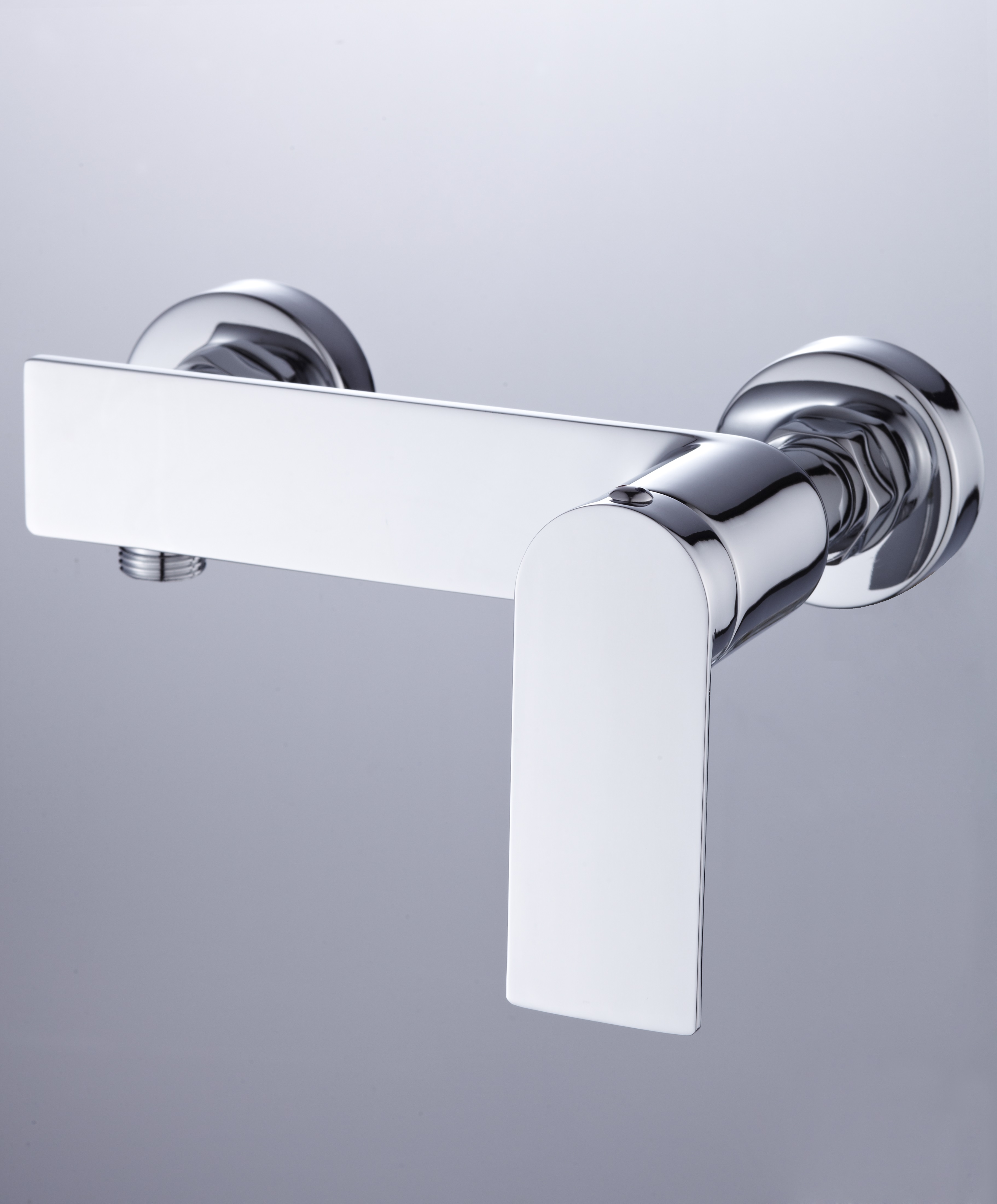 New Single lever chromed bathtub faucet