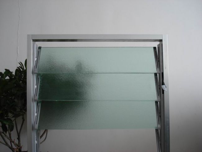 Obsure Louvre Glass