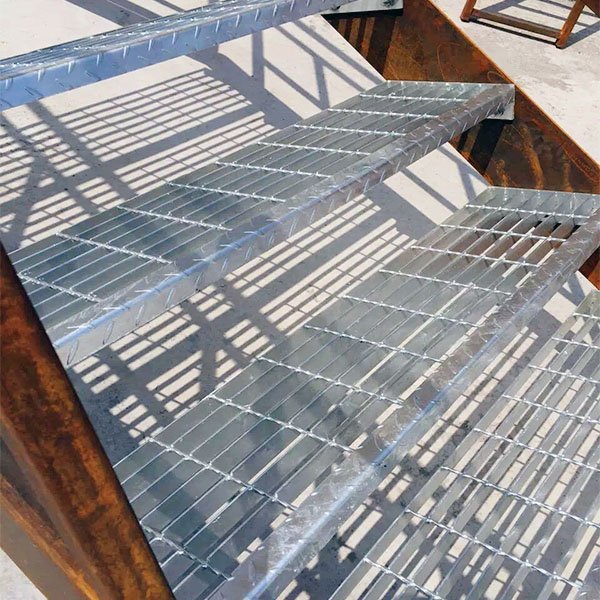 stair treads steel grating