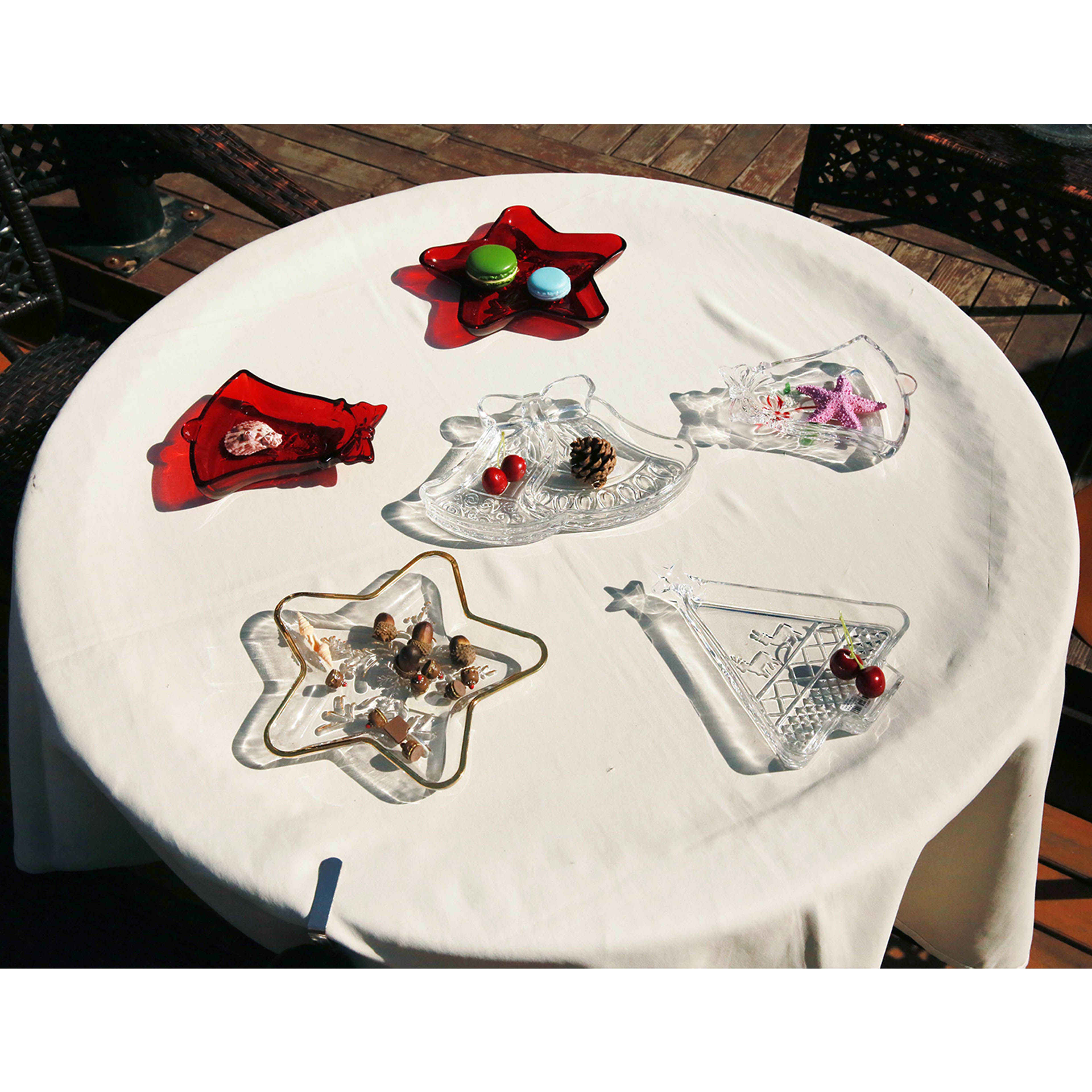 Glass Desert Plates in red scarf shape, Desert, Fruit, Salad and Cake, Christmas fruit tray, Christmas dessert plate, with golden rim, Christmas tree decoration. christmas Tablescape. L172mm