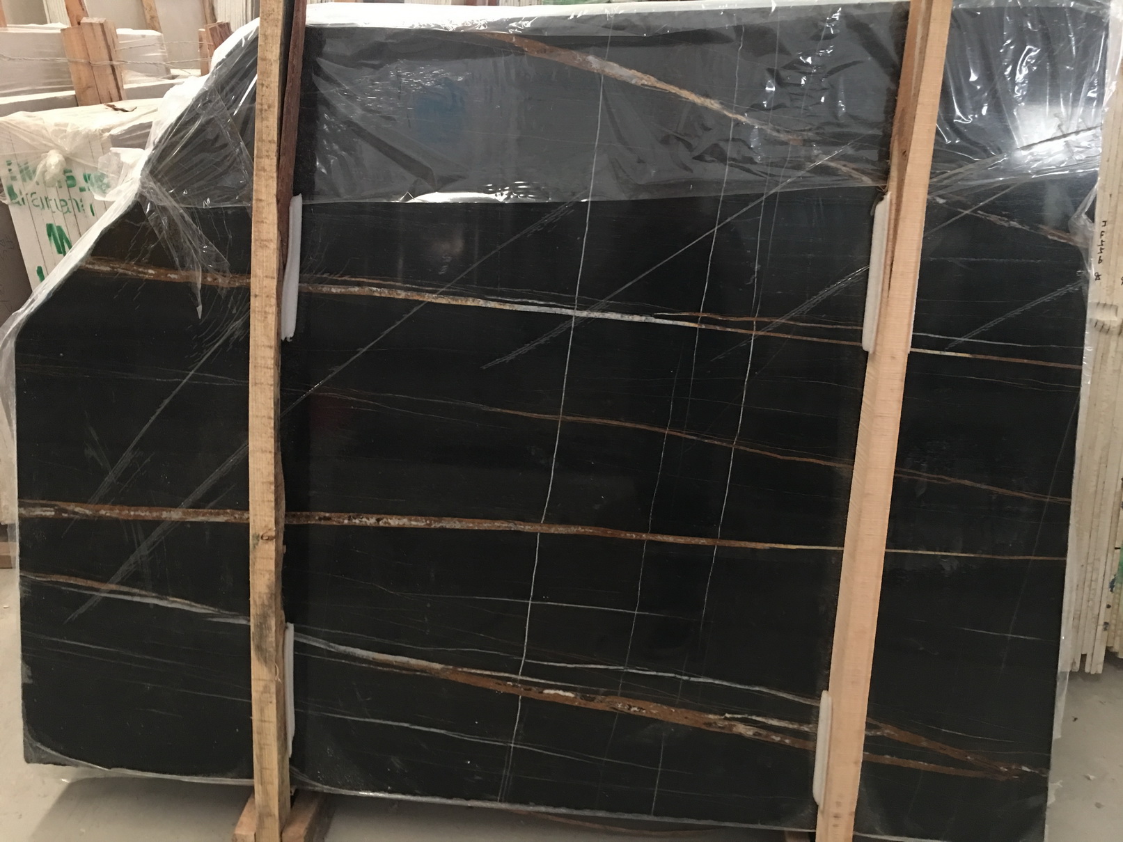 Saint Lauren Black Gold Marble/ sahara noir lauren marble
