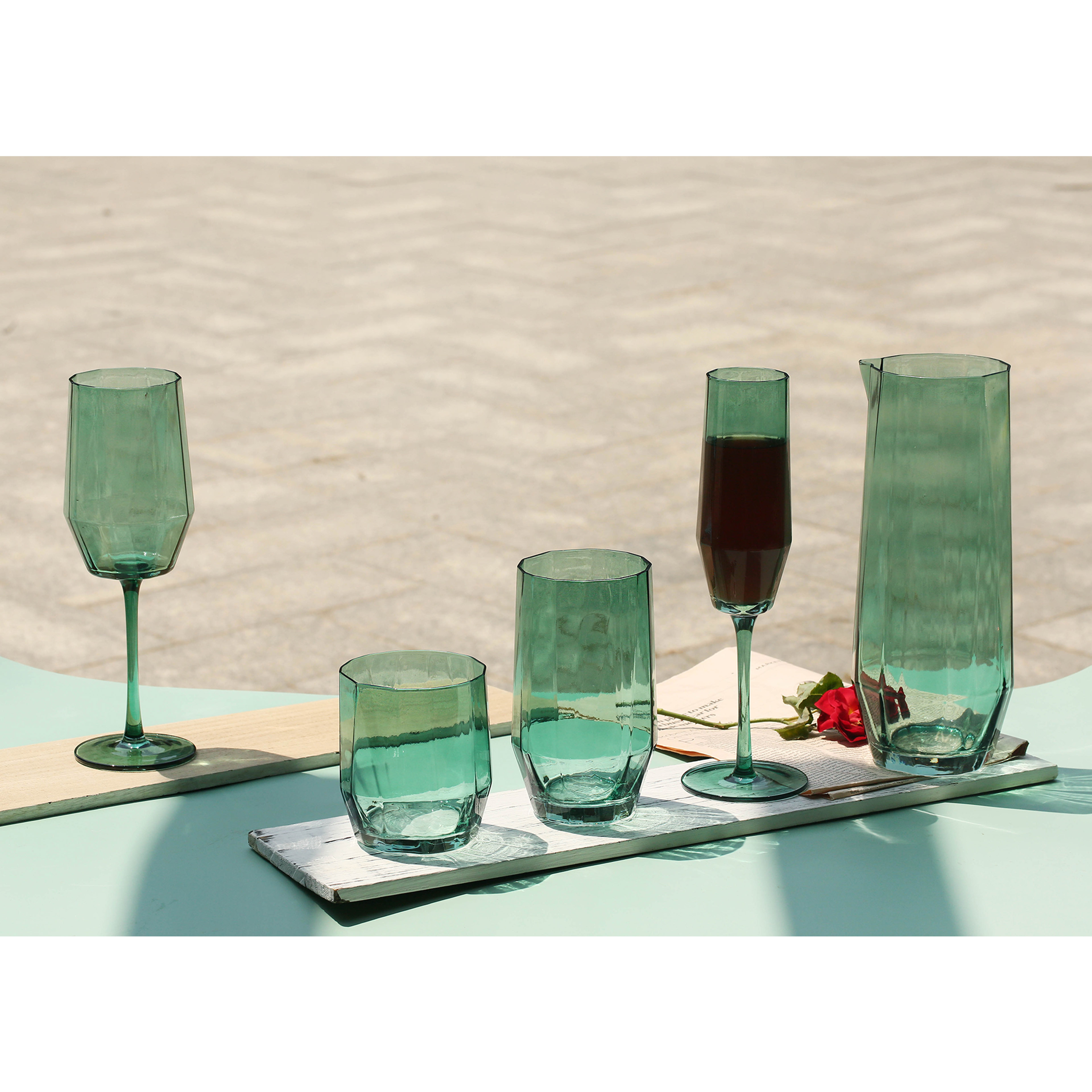 Polyhedron Champagne Flute Glass 8.6oz Cocktail Glasses Goblet Drinking Wine Glasses for Party, Wedding or Dining.