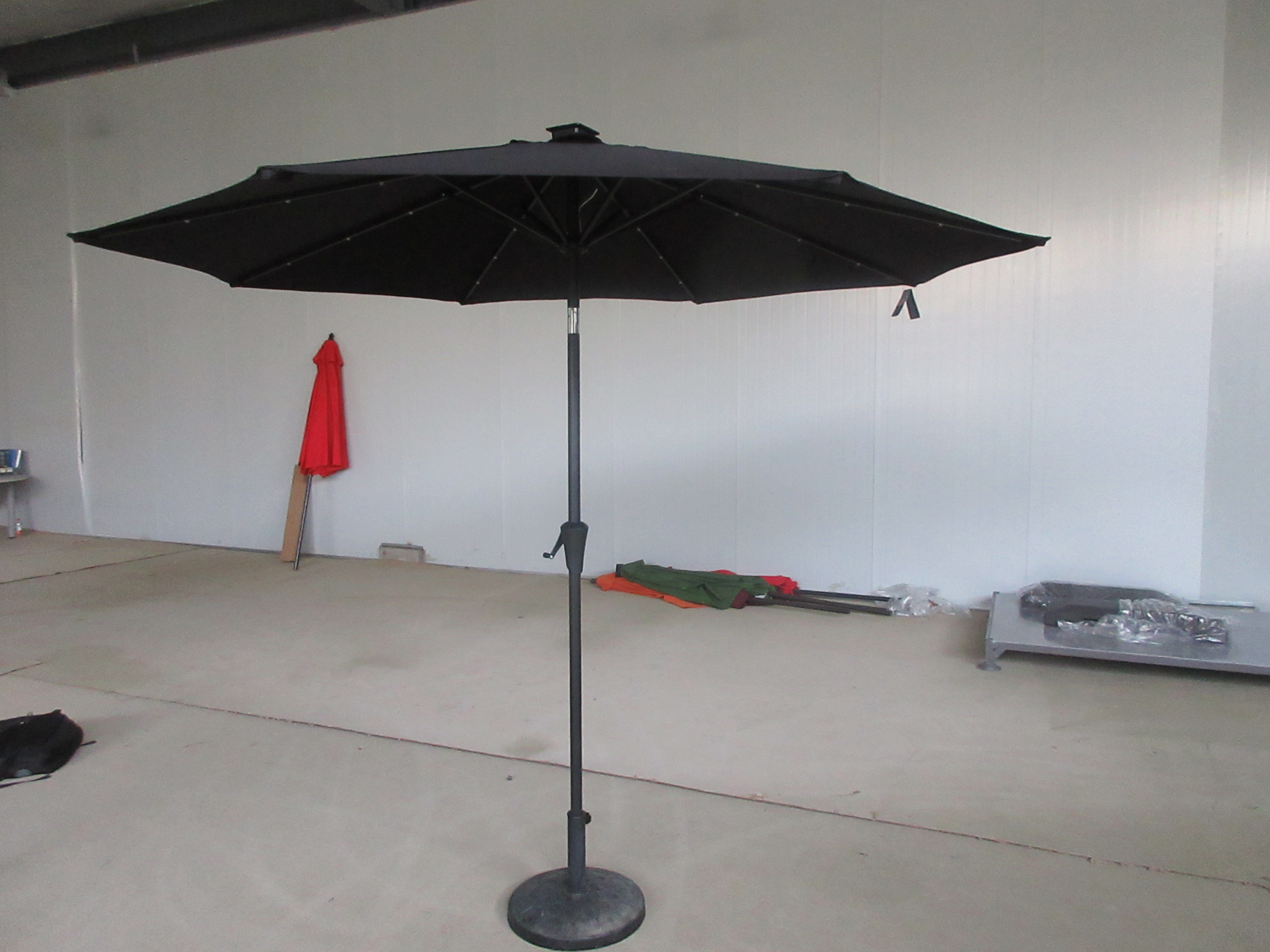 2.7M Solar LED UMB - BLACK