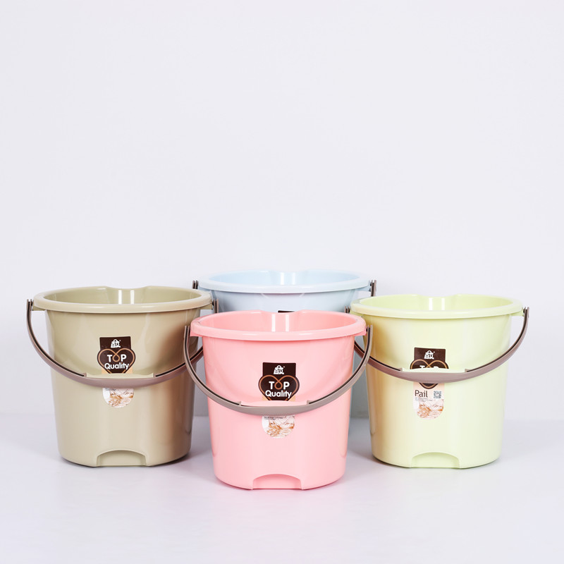 1005- 1008 plastic bucket, pail