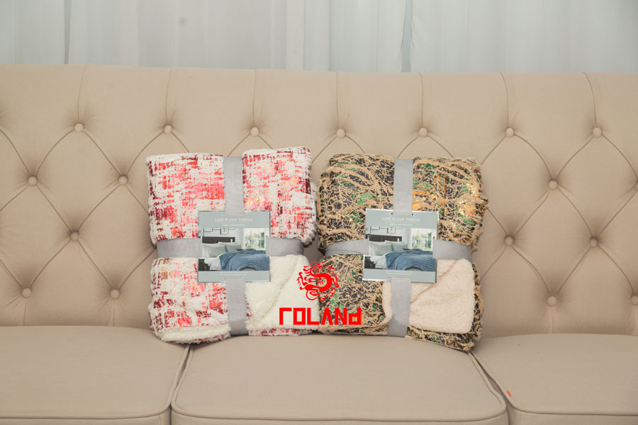 Foil Pv Fur With Sherpa Or Mink Backside 2 Layer Blanket/Throw