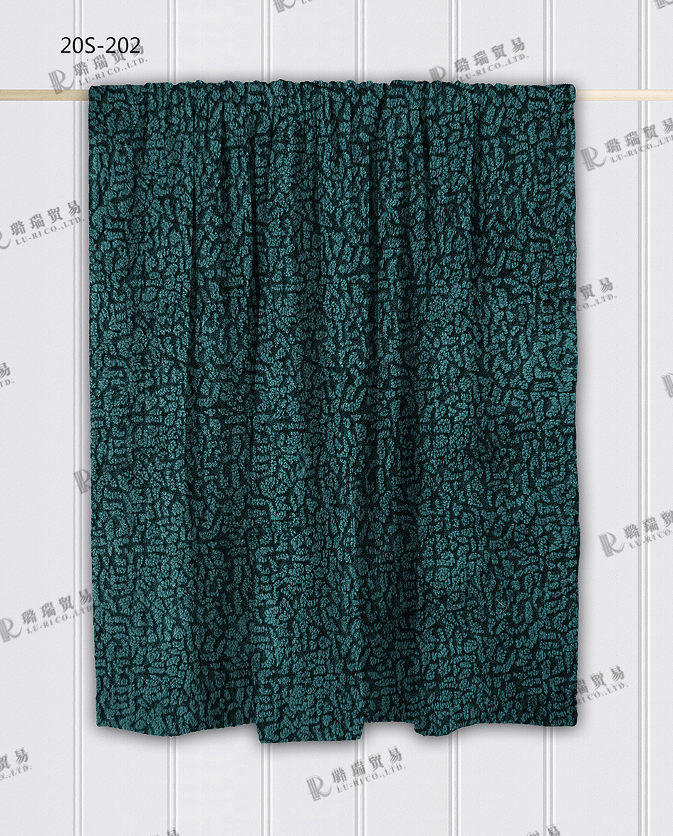 Jacquard Faux Fur Throw