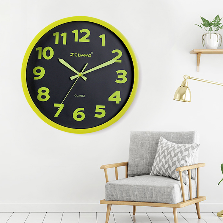 Modern silent wall clock