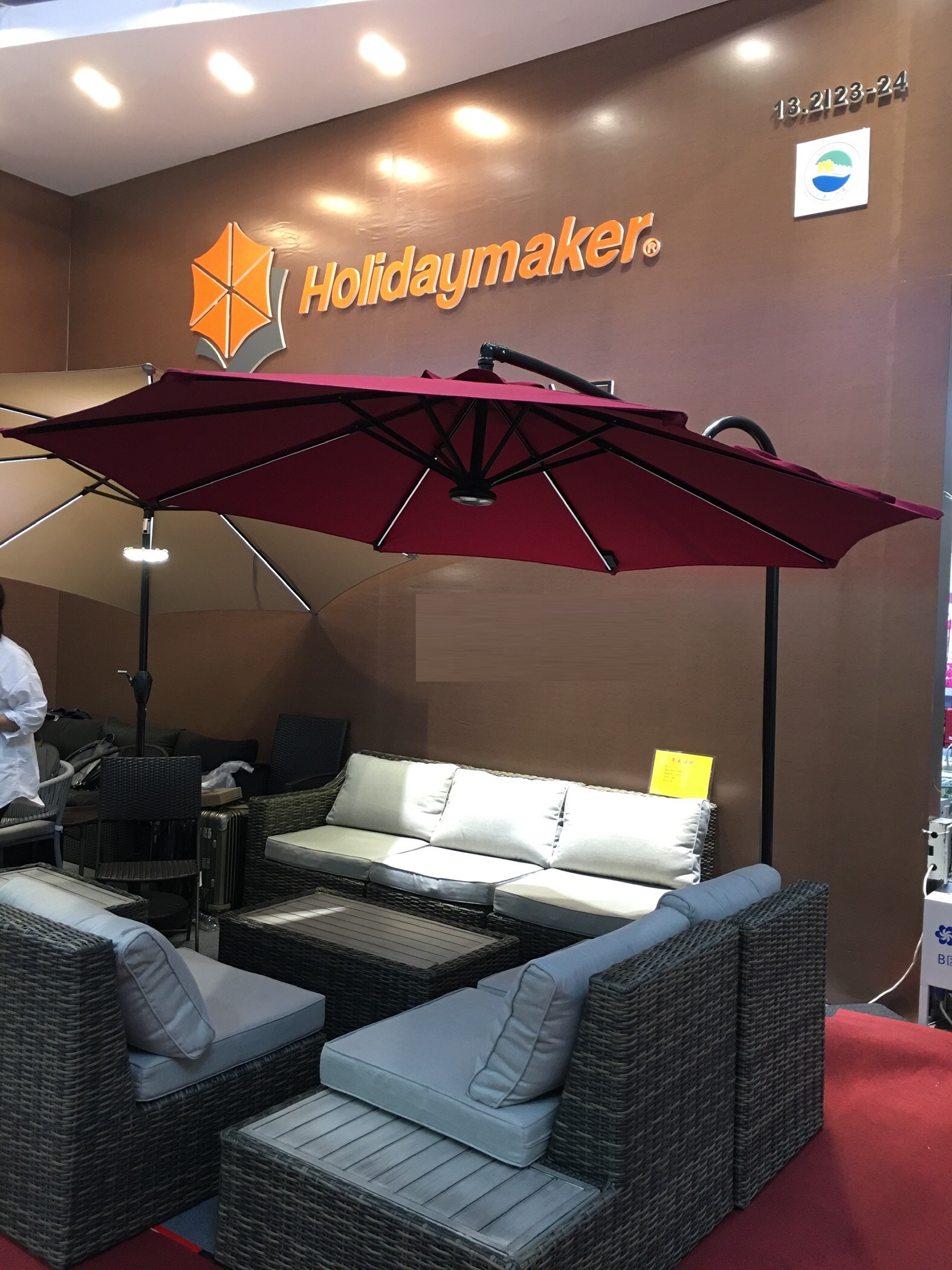 hanging umbrella