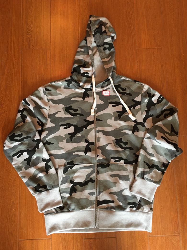Man’s fleece zipper jacket