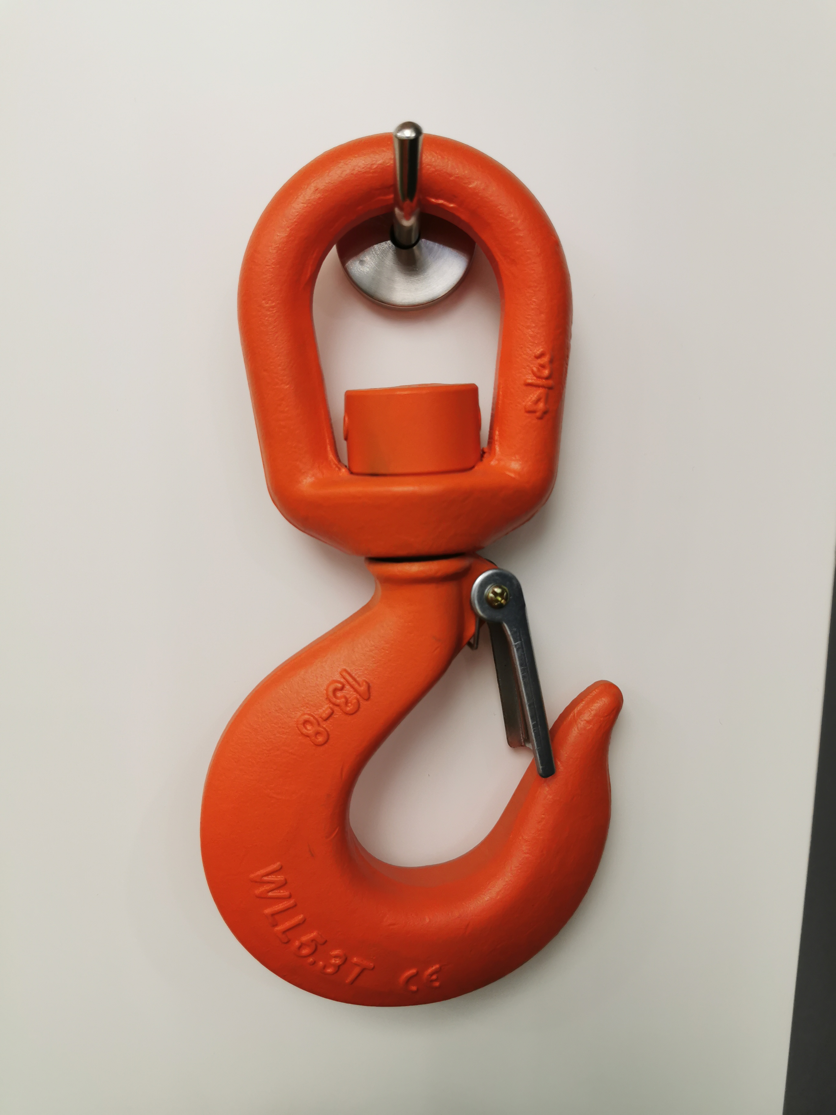 G80 swivel hook with latch