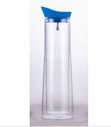 Double wall glass carafe with silicone lid