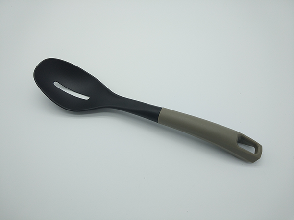 Leaky Spoon