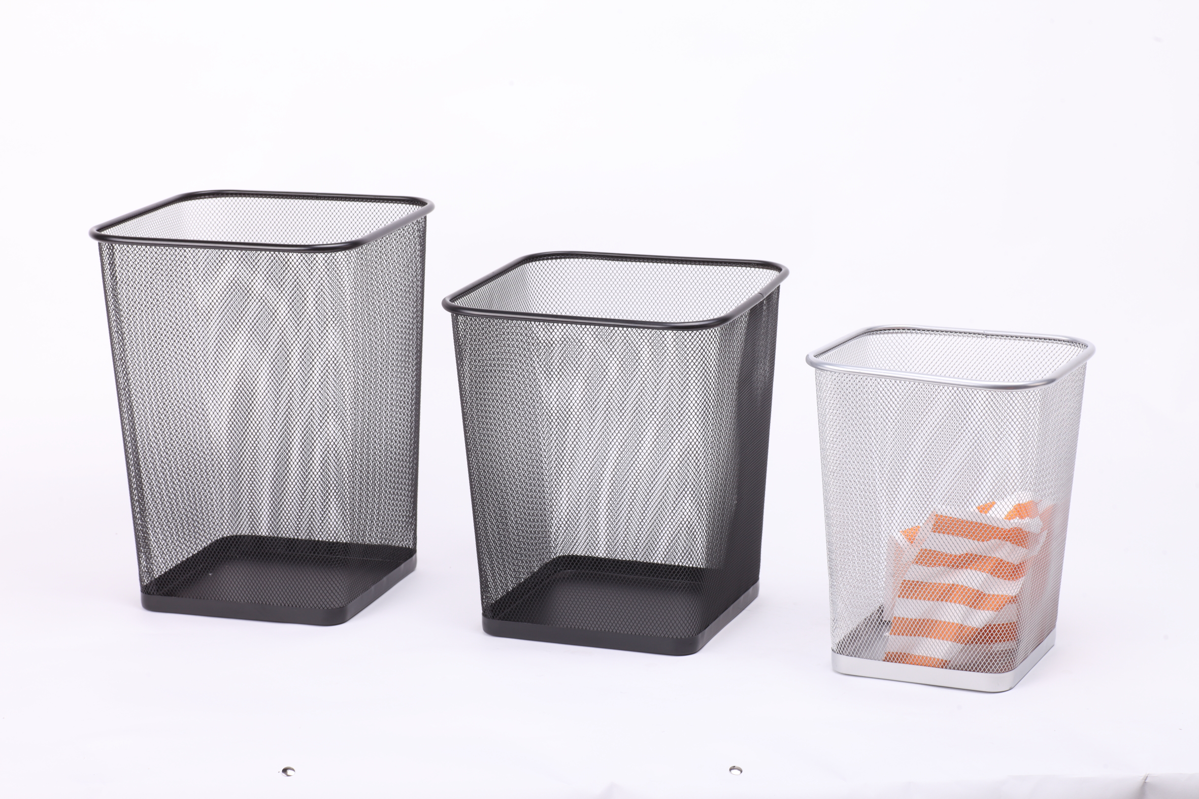 Metal Mesh Wastebasket