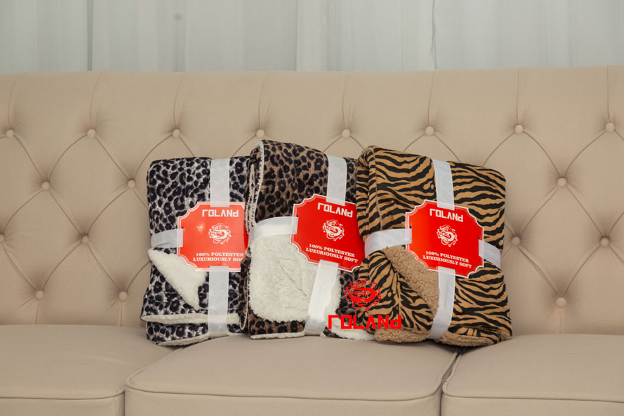 Print Flannel With Sherpa Backside 2 Layer Blanket/Throw