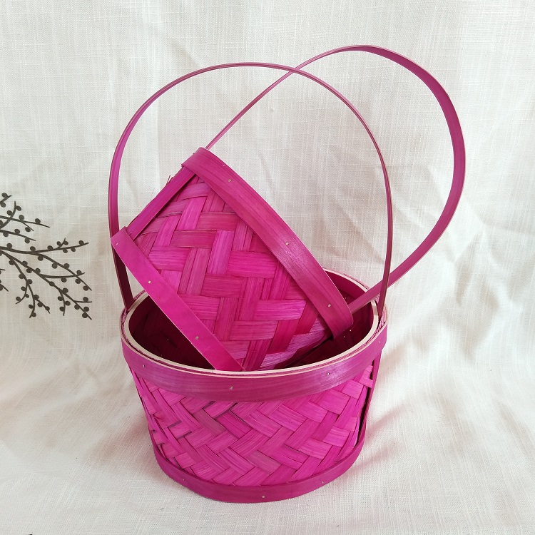 Hand-woven bamboo baskets and gift baskets for Christmas
