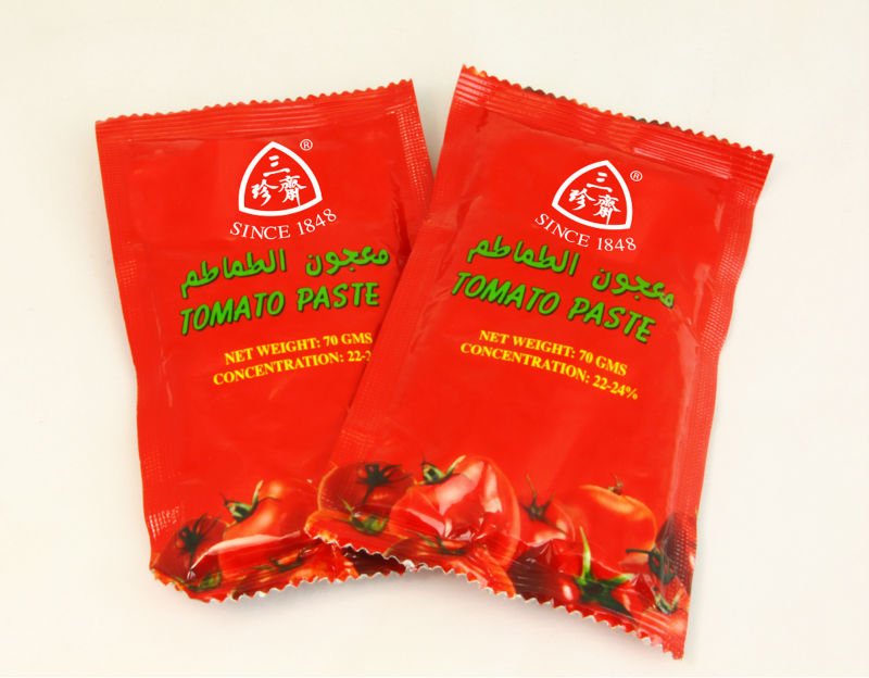 Tomato paste in sachet