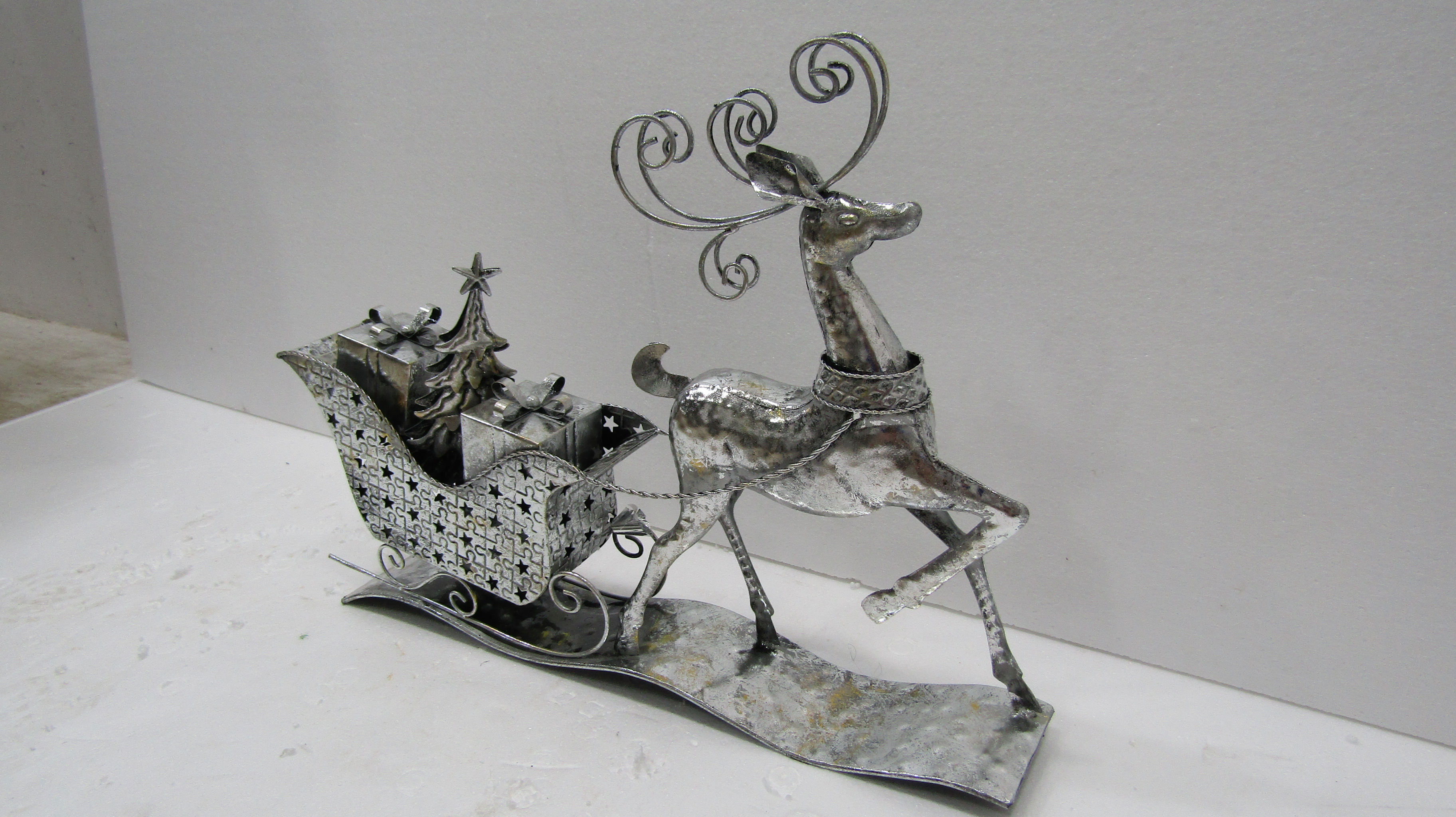 Metal Sleigh Decor.