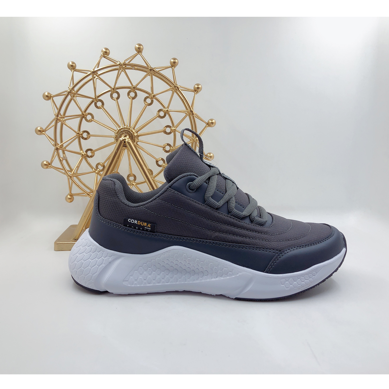 Casual shoes