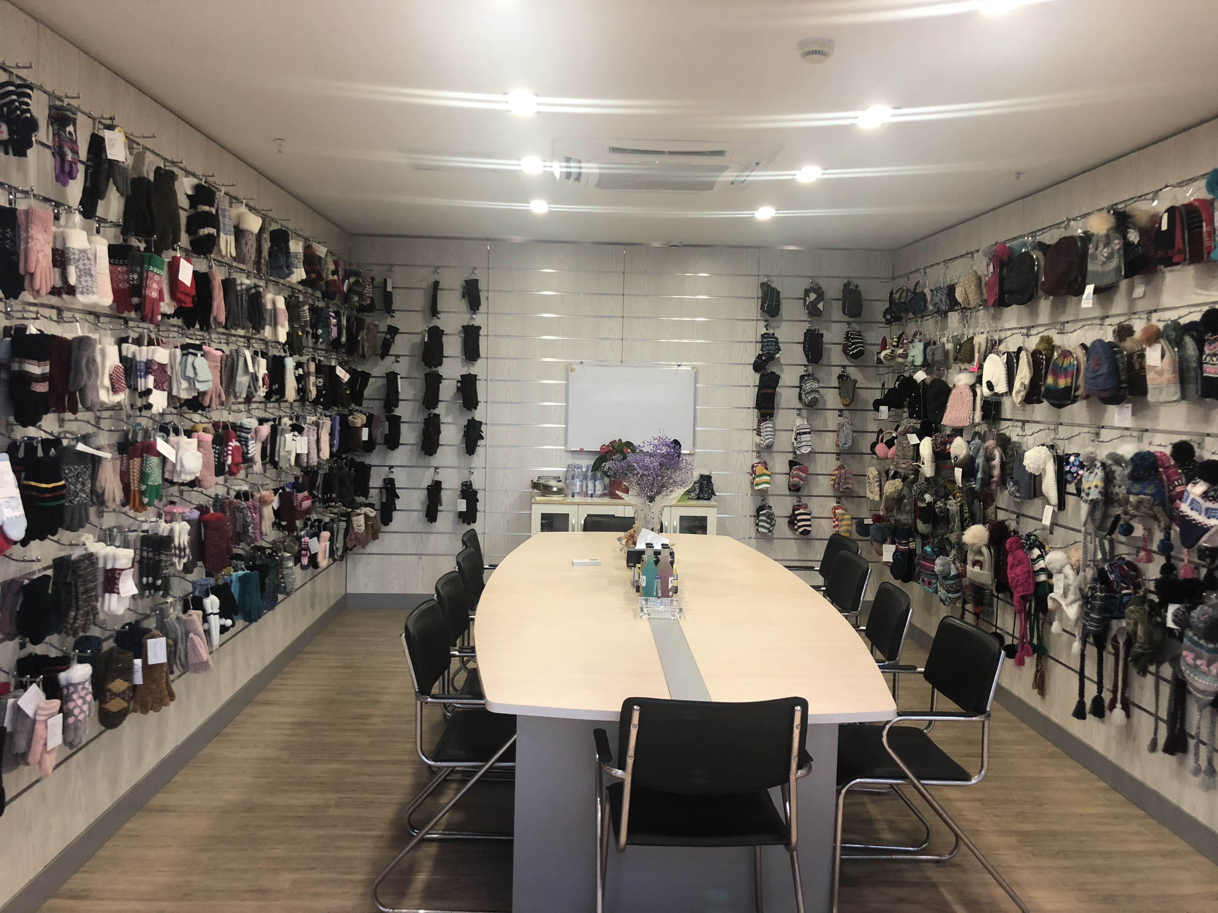 Yangzhou Silk Road Foreign Trade Company – shawls 2