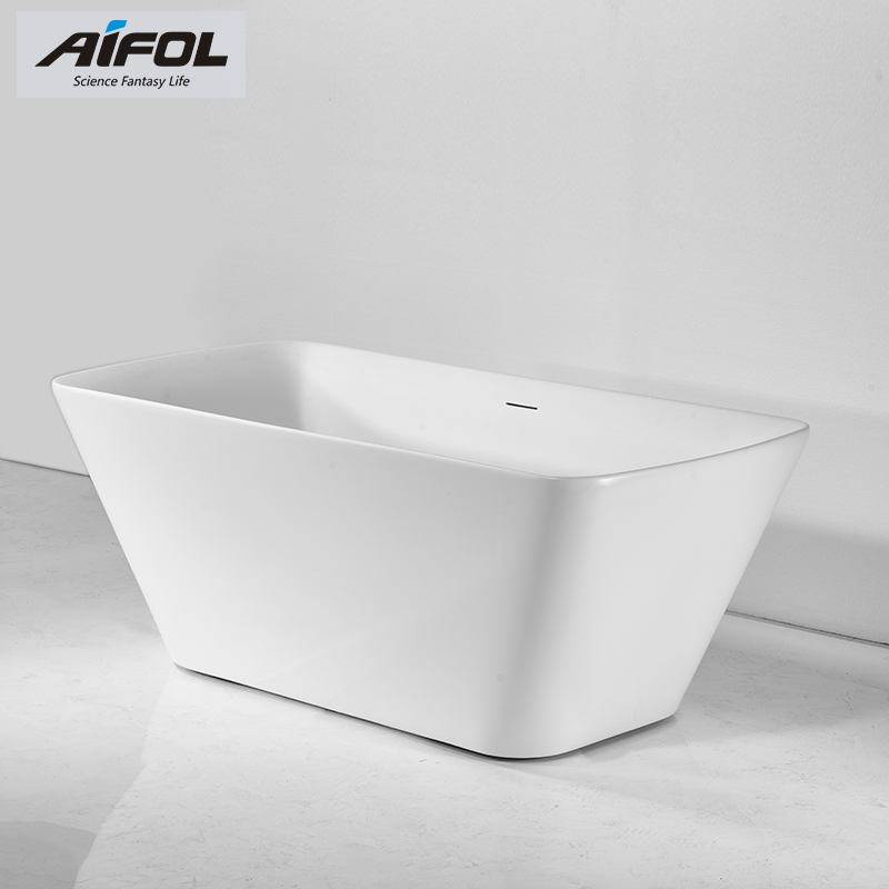 Free standing bathtub