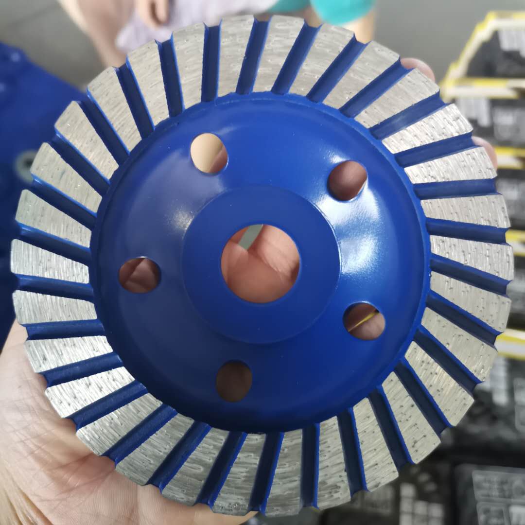 Diamond turbo grinding wheels