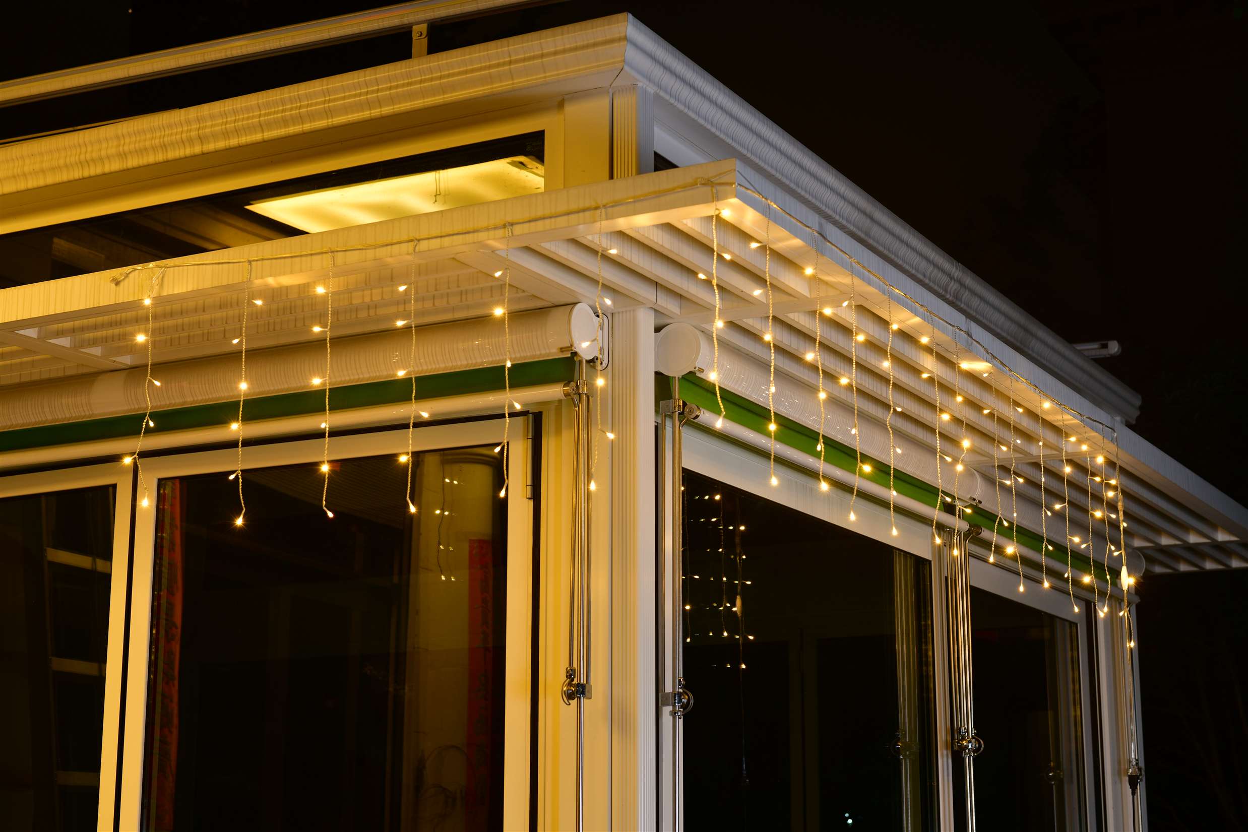 30V20x6L LED Icicle Lights,clear wire,warm white bulb color,bulb distance 10cm,string distance 15cm.
