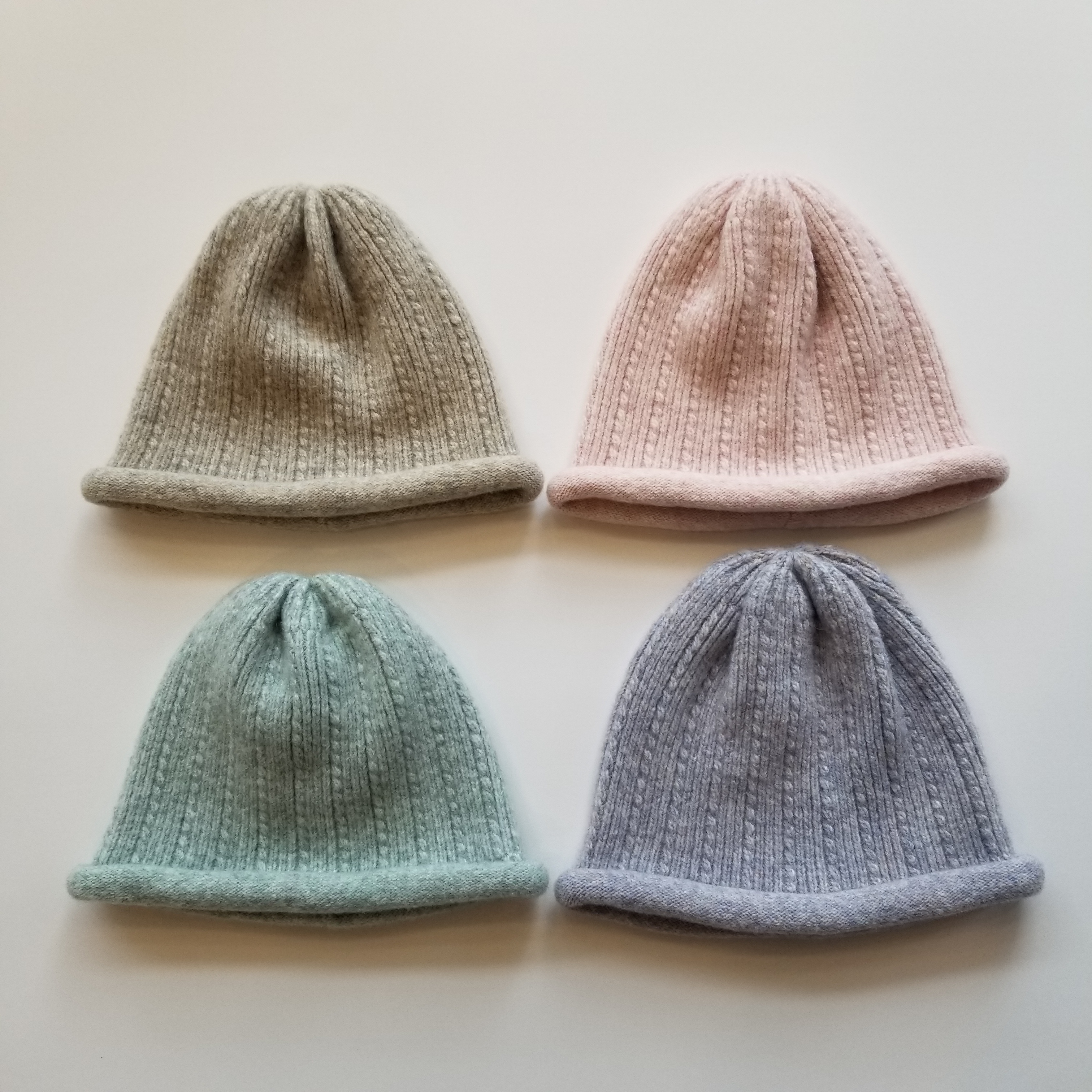 twisted hat with hemming