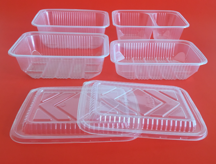 Plastic box cover