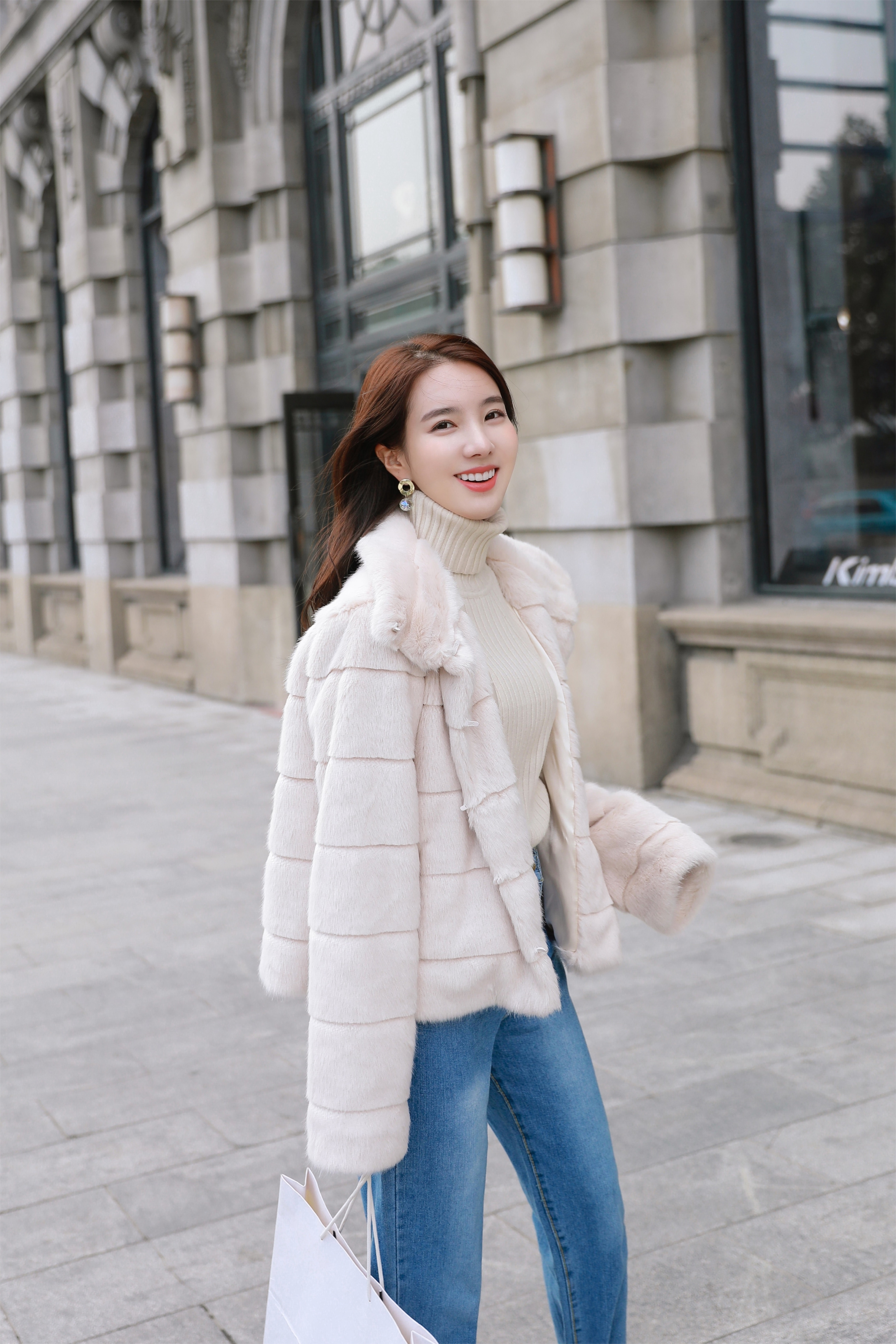 Ladies Fake Fur Coat