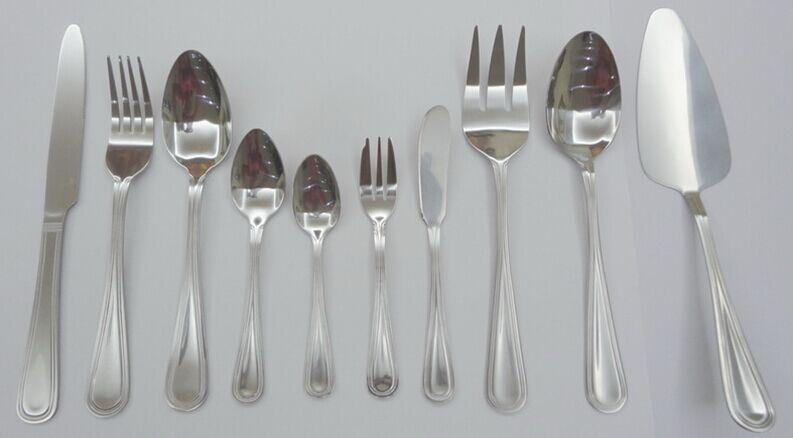 Stainless steel cutlery set