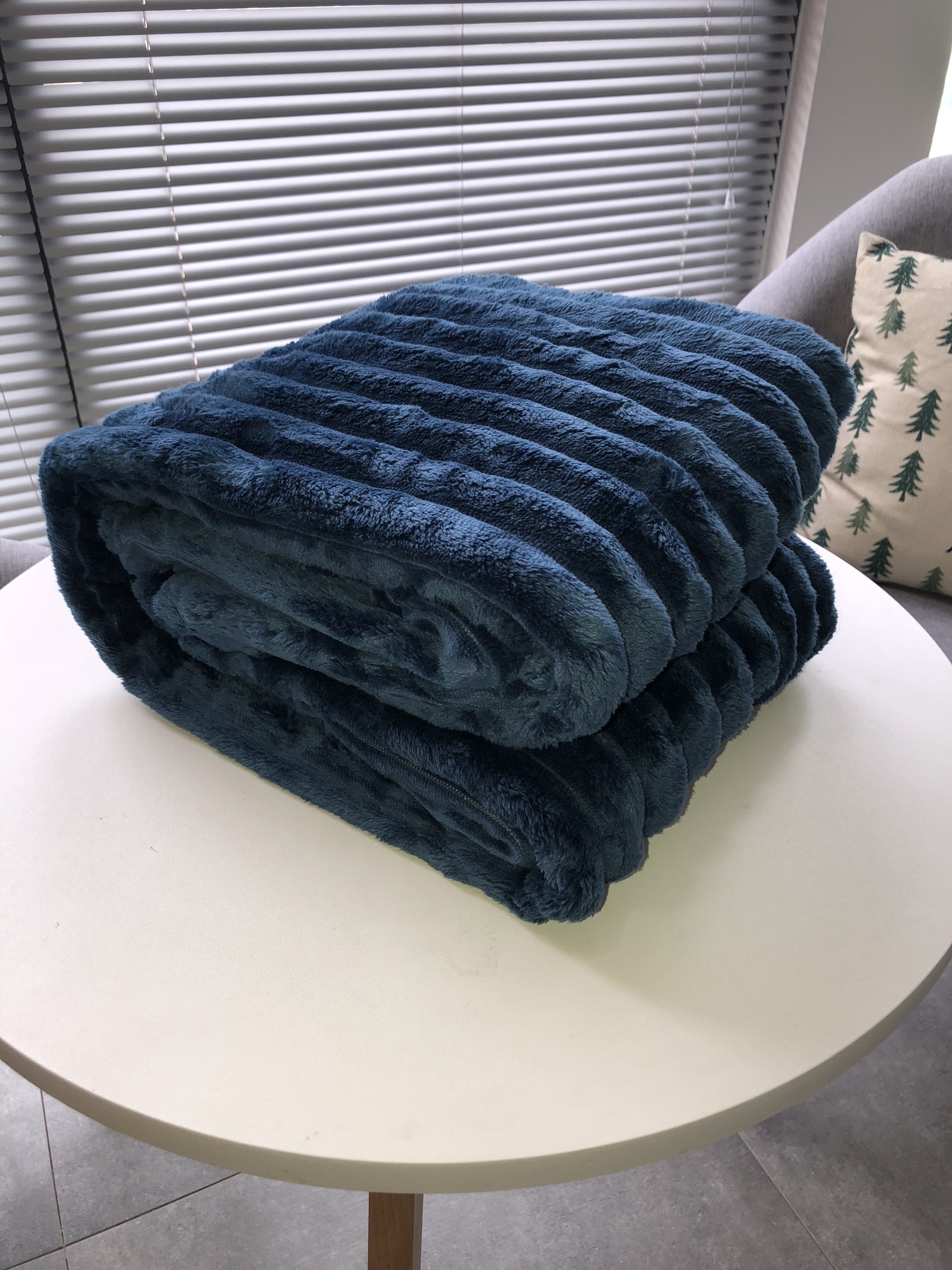 Flannel fleece blanket needle out
