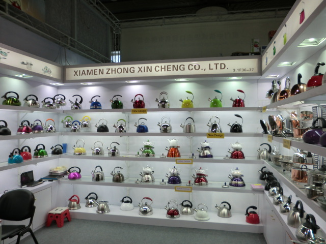 Xiamen Zhongxin Cheng Import and Export Trading Co., Ltd. – Bottles and kettles 1