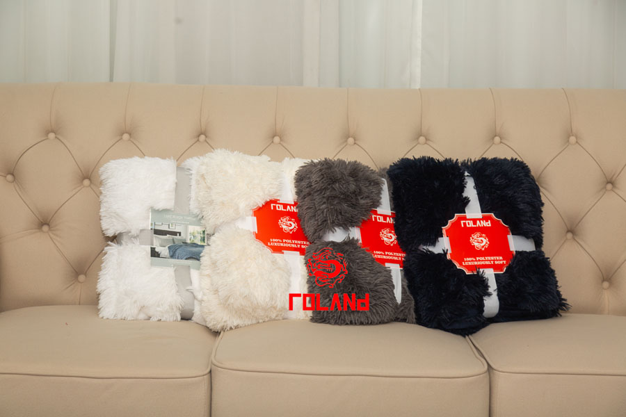 Pv Fur With Long Pile+ Flannel Backside 2 Layer Blanket/Throw