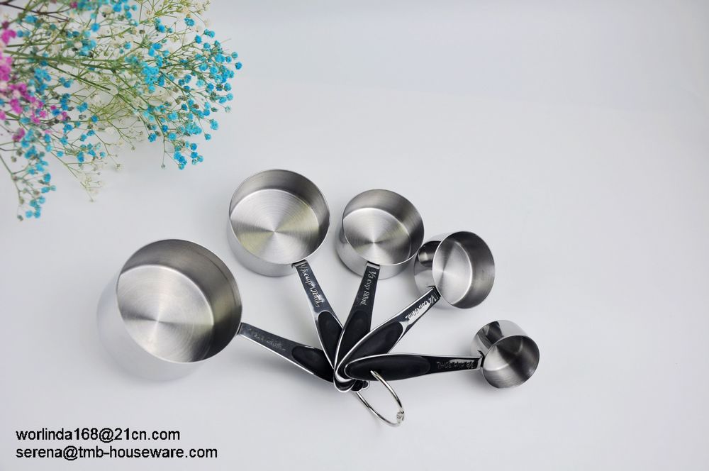 measuring cup