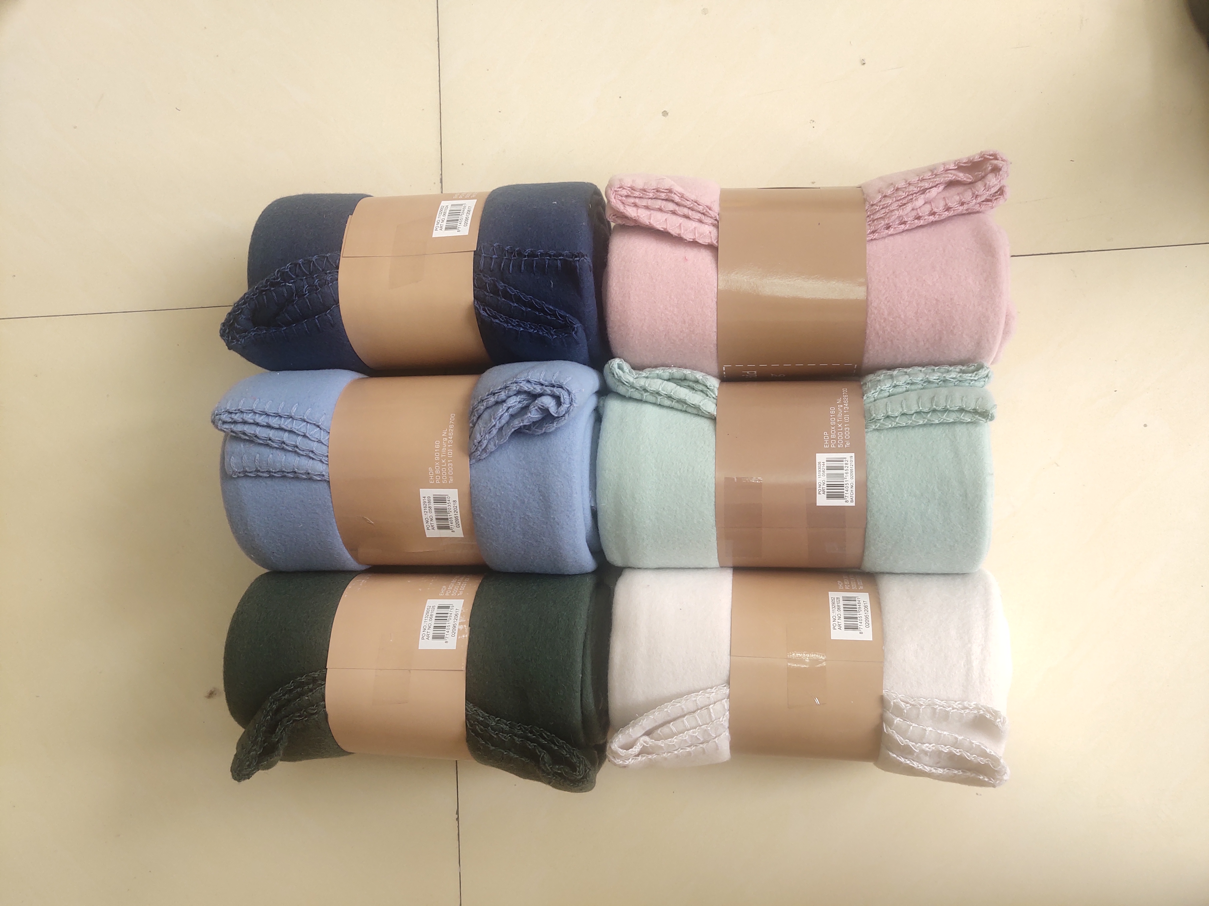 100% polyester solid polar fleece blanket