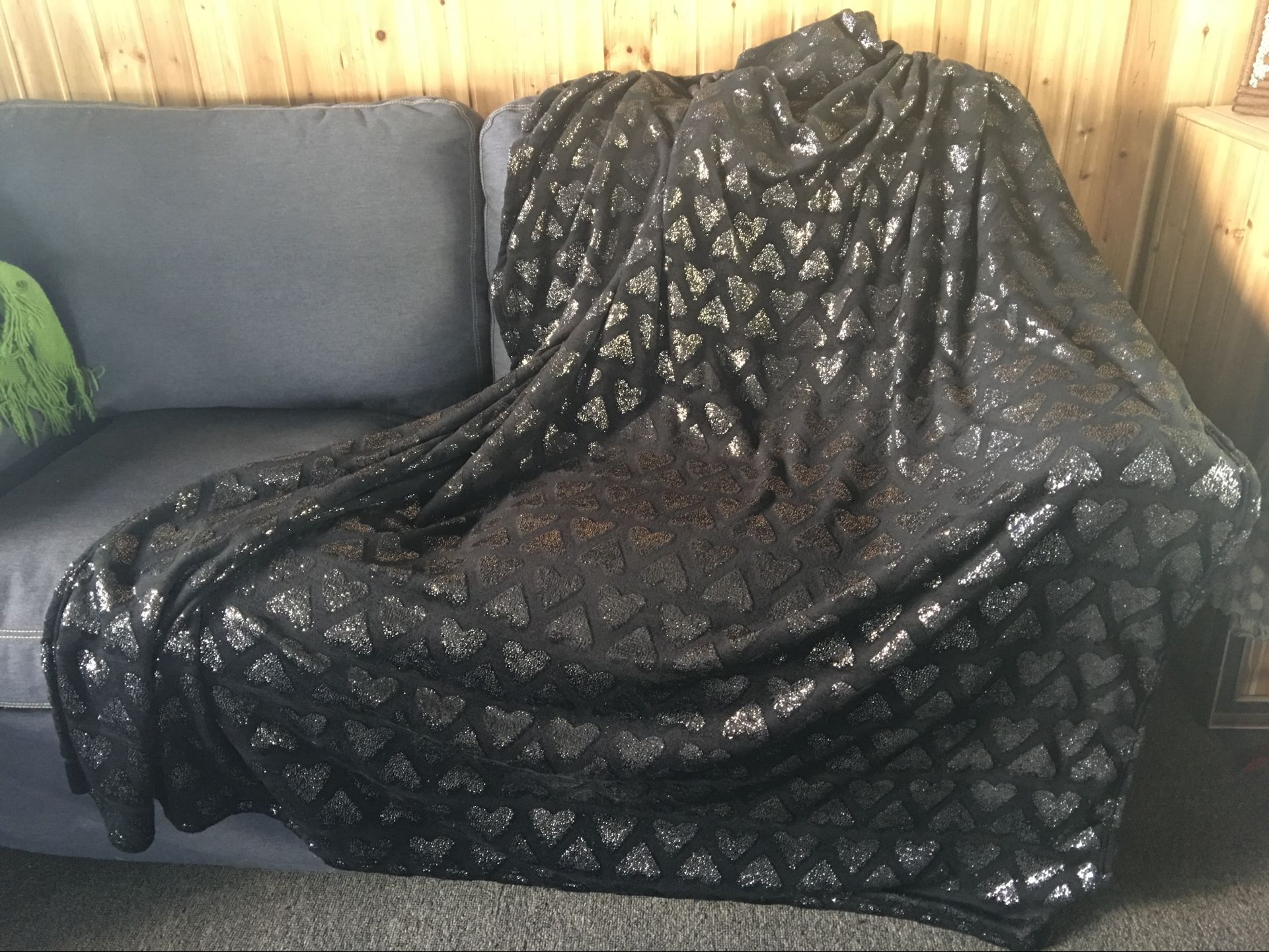 Foiled cutted flannel blanket