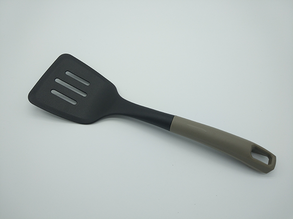 Leaky Spatula