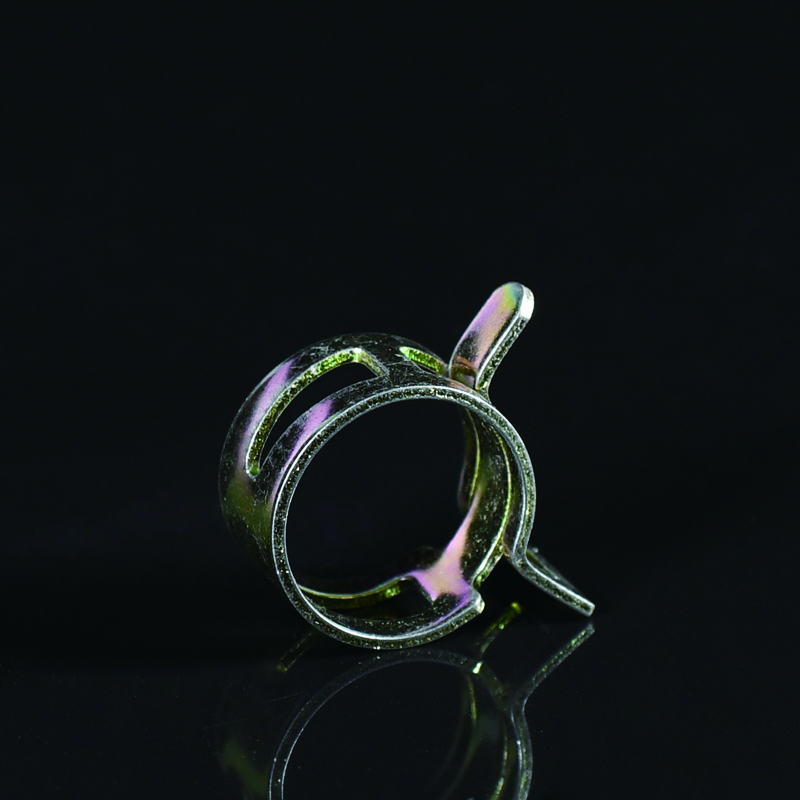 Spring hose clamp