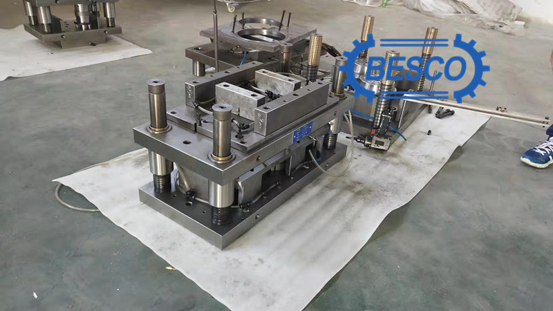 Aluminum foil container making mould