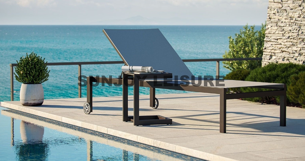 Alum / textilene sunlounger
