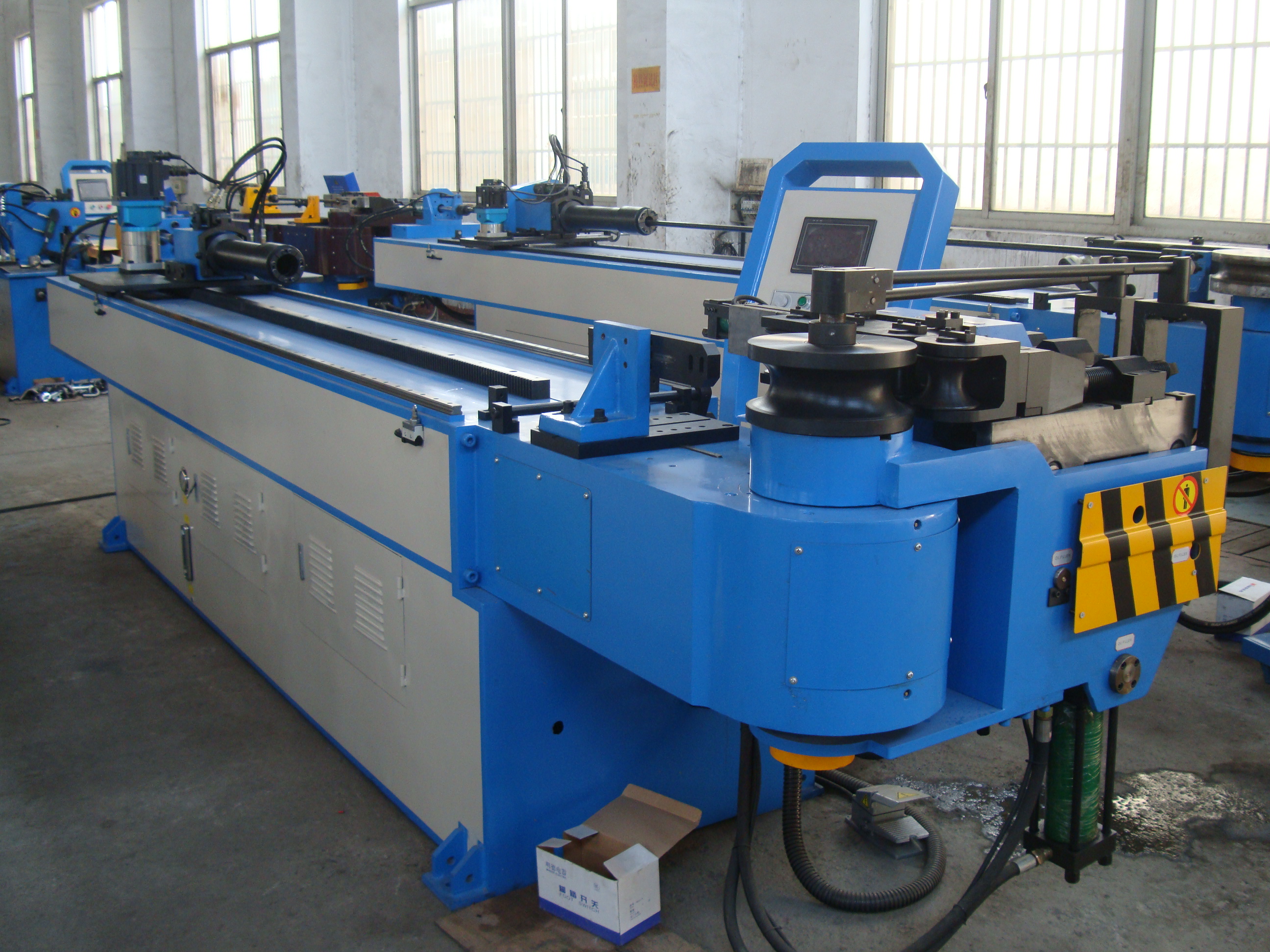 ZHANG JIAGANG KING-MACC MACHINERY MANUFACTURING CO., LTD – matriz de metal 2